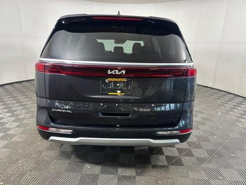2023 Kia Carnival LX