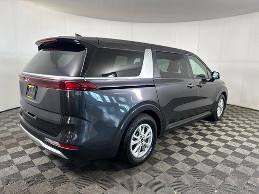 2023 Kia Carnival LX