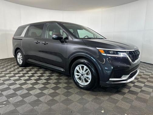 2023 Kia Carnival LX