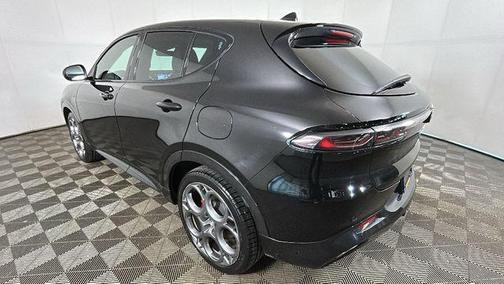 Alfa Black 2024 Alfa Romeo Tonale Veloce EAWD