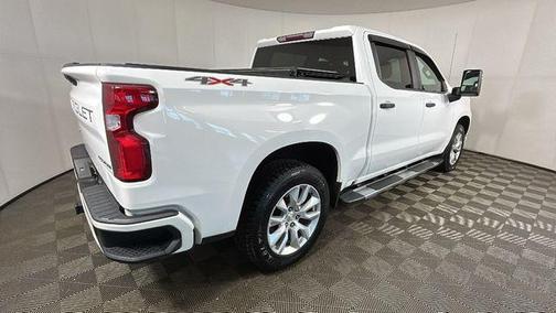 Summit White 2019 Chevrolet Silverado 1500 Custom