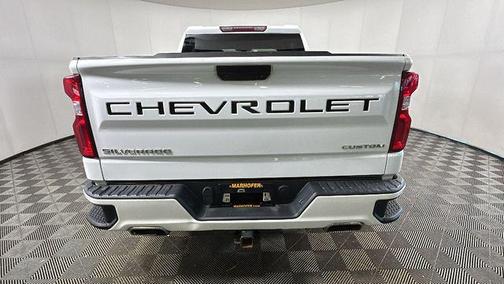 Summit White 2019 Chevrolet Silverado 1500 Custom