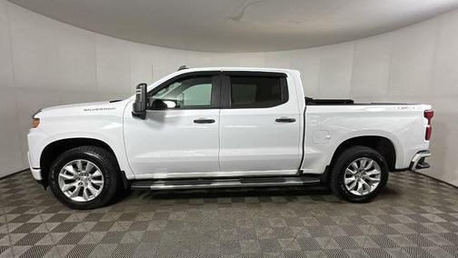 Summit White 2019 Chevrolet Silverado 1500 Custom