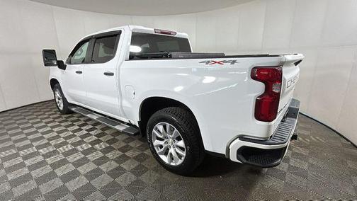 Summit White 2019 Chevrolet Silverado 1500 Custom
