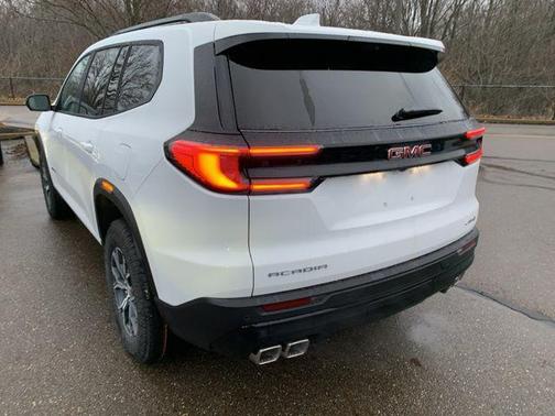 2026 GMC Acadia AT4 AWD