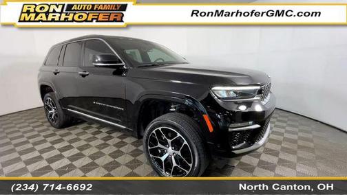 Diamond Black Crystal Pearlcoat 2022 Jeep Grand Cherokee Summit