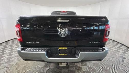 Diamond Black Crystal Pearlcoat 2022 RAM 3500 Laramie Crew Cab 4x4 8' Box