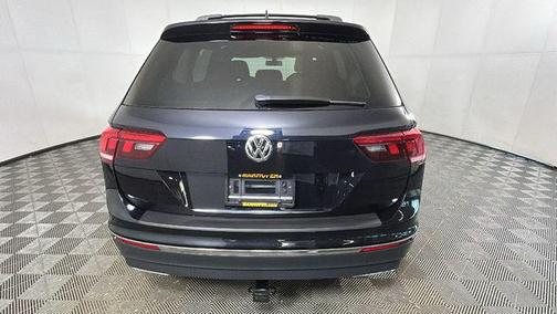 Deep Black 2020 Volkswagen Tiguan 2.0T SE R-Line Black 4MOTION