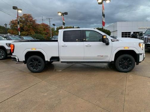2025 GMC Sierra 2500 AT4