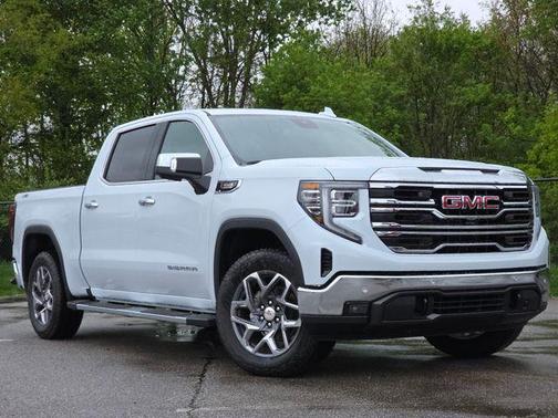 Glacier White Tricoat 2026 GMC Sierra 1500 SLT