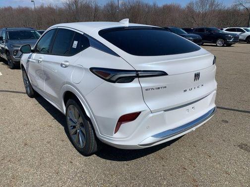 White Frost Tricoat 2026 Buick Envista Avenir FWD