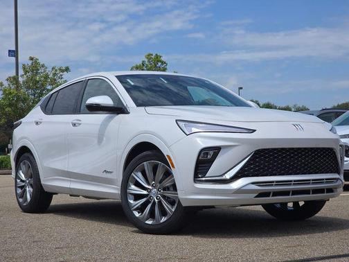 White Frost Tricoat 2026 Buick Envista Avenir FWD