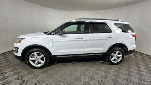 Oxford White 2016 Ford Explorer XLT