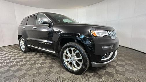Diamond Black Crystal Pearlcoat 2019 Jeep Grand Cherokee Summit