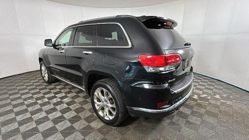 Diamond Black Crystal Pearlcoat 2019 Jeep Grand Cherokee Summit