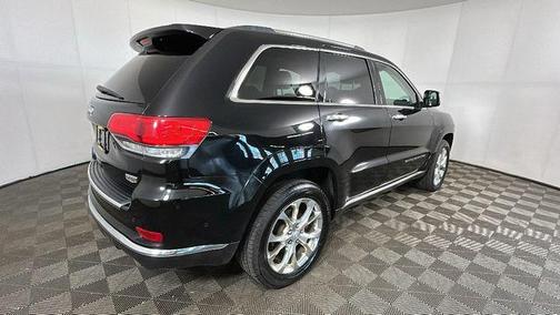 Diamond Black Crystal Pearlcoat 2019 Jeep Grand Cherokee Summit