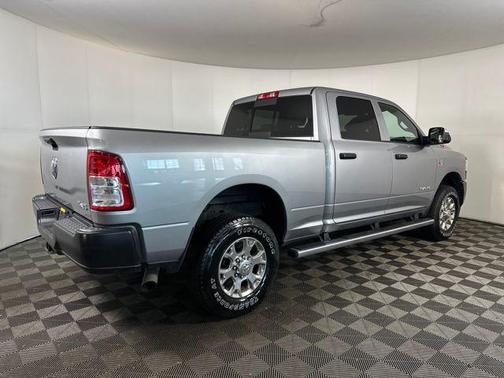 2022 RAM 2500 Tradesman Crew Cab 4x4 6'4' Box