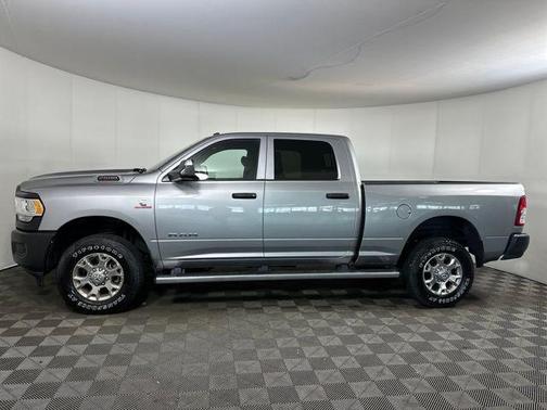 2022 RAM 2500 Tradesman Crew Cab 4x4 6'4' Box
