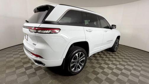 Bright White Clearcoat 2023 Jeep Grand Cherokee 4xe Overland