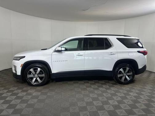 2022 Chevrolet Traverse LT Leather