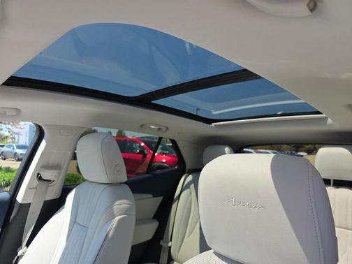 Iridescent White Tricoat 2026 Buick Envision Avenir AWD