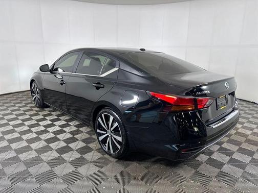 2020 Nissan Altima SR FWD