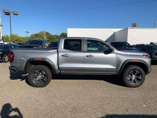 2025 GMC Canyon AT4