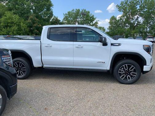 2025 GMC Sierra 1500 AT4