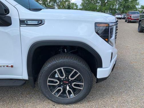 2025 GMC Sierra 1500 AT4