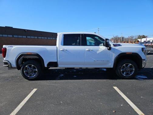 Summit White 2026 GMC Sierra 2500 SLE