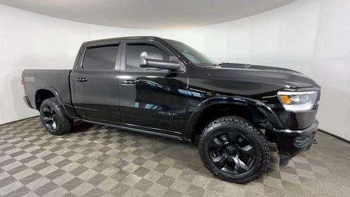 Diamond Black Crystal Pearlcoat 2019 RAM 1500 Laramie