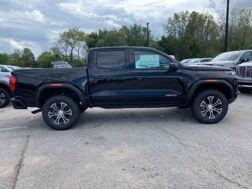 2025 GMC Canyon AT4