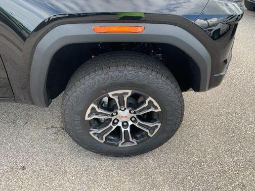 2025 GMC Canyon AT4
