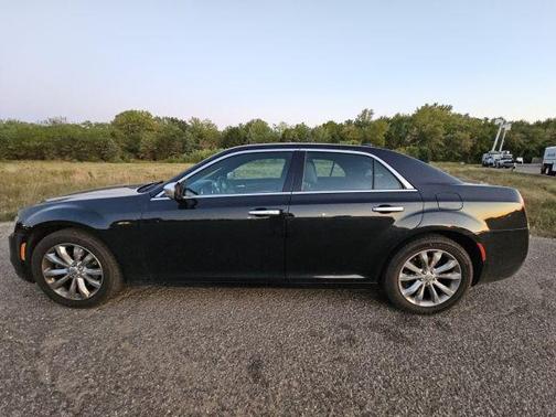 2015 Chrysler 300C Platinum