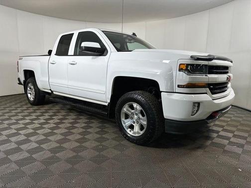 Summit White 2018 Chevrolet Silverado 1500 2LT