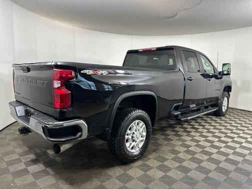 Mosaic Black Metallic 2022 Chevrolet Silverado 3500 LT