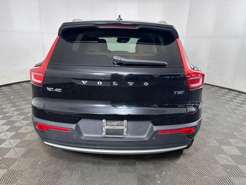 2019 Volvo XC40 T5 Momentum