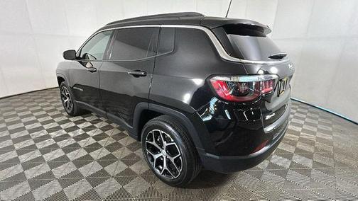 Diamond Black Crystal Pearlcoat 2024 Jeep Compass Limited