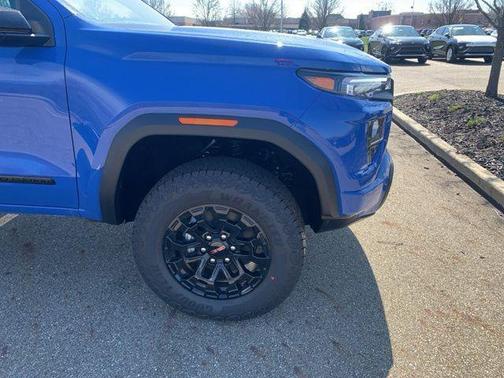 Rapids Metallic 2026 GMC Canyon Elevation