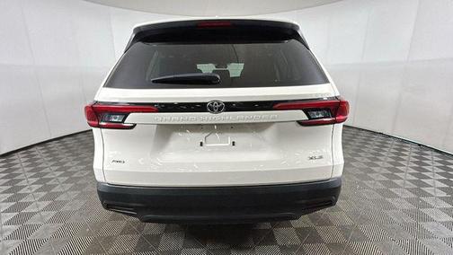 Cream 2024 Toyota Grand Highlander XLE
