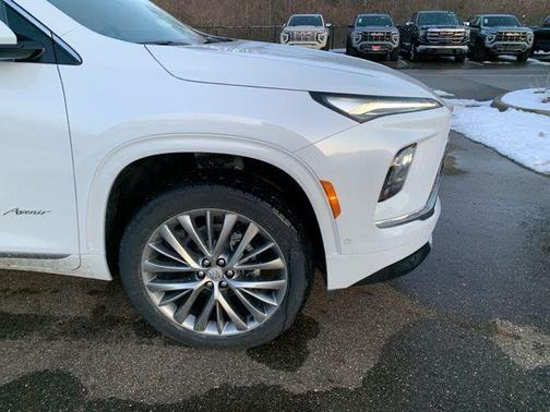 iridescent white tricoat 2026 Buick Enclave Avenir