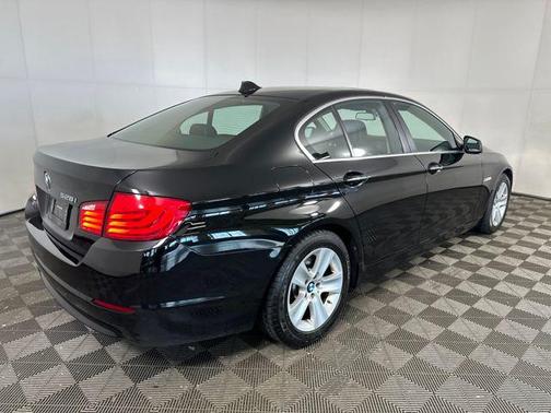2011 BMW 528 528i