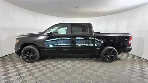 Diamond Black Crystal Pearlcoat 2021 RAM 1500 Big Horn/Lone Star