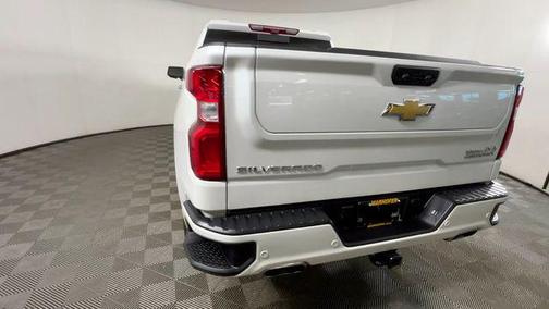 Iridescent Pearl Tricoat 2023 Chevrolet Silverado 1500 High Country