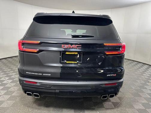 2024 GMC Acadia AWD AT4