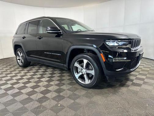 Diamond Black Crystal Pearlcoat 2023 Jeep Grand Cherokee 4xe Base