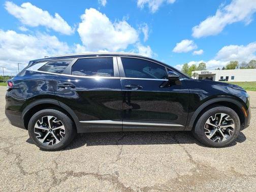 Ebony Black 2024 Kia Sportage EX
