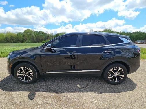 Ebony Black 2024 Kia Sportage EX