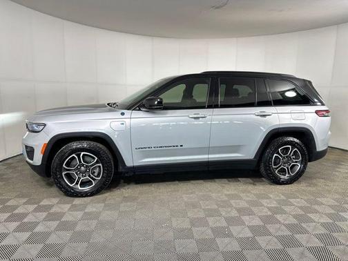 2022 Jeep Grand Cherokee 4xe Trailhawk