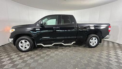 Black 2015 Toyota Tundra SR5